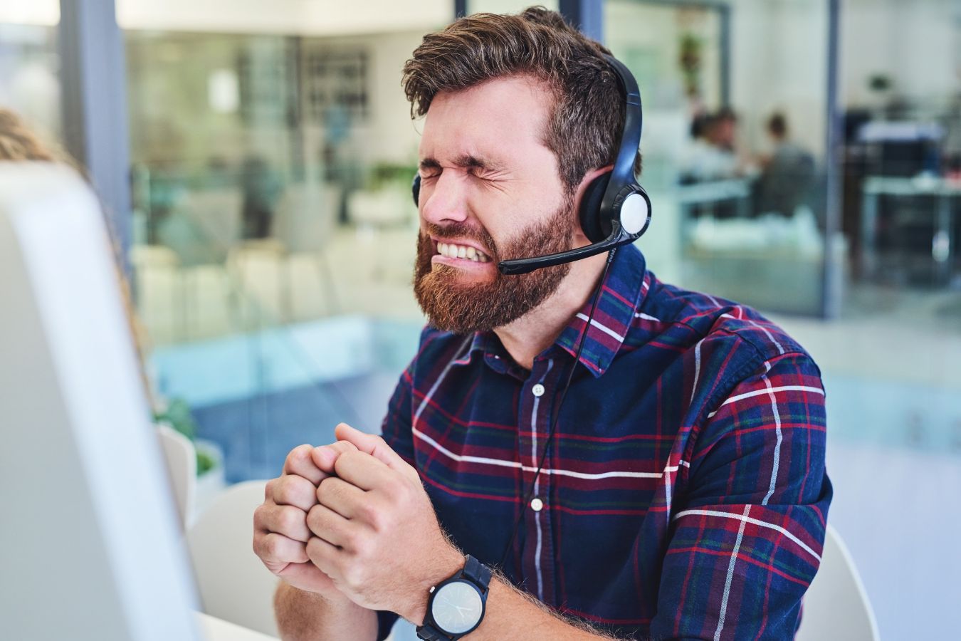 Customer service representative handling ecommerce inquiries