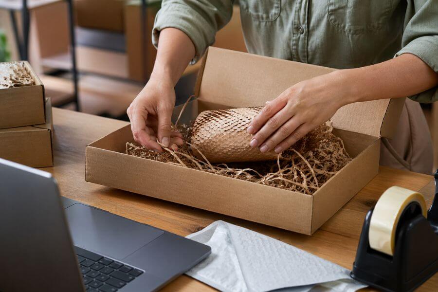 Co je D2C (přímé vyřizování objednávek) – definice, jak funguje, výhody a časté dotazy Simple Global